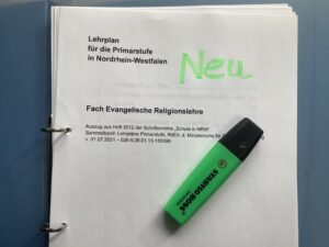 Read more about the article Ev. Religion: Einführung in den neuen Lehrplan – verschiedene Termine möglich